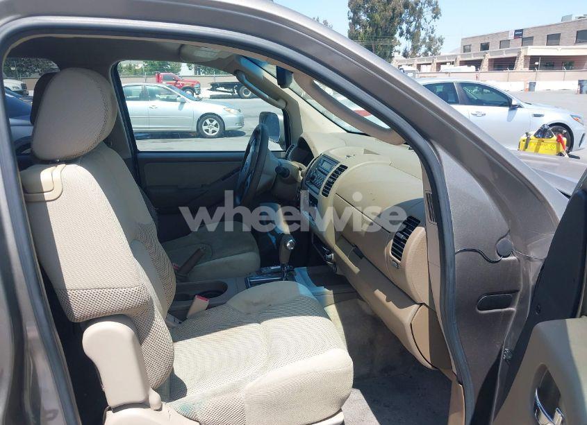 Photo 5 of 2005 Nissan Frontier LE (VIN 1N6AD07U85C447468)