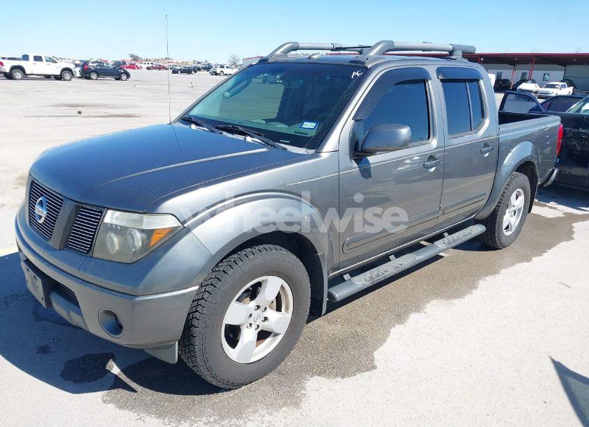 Photo 2 of 2008 Nissan Frontier LE (VIN 1N6AD07U88C417715)