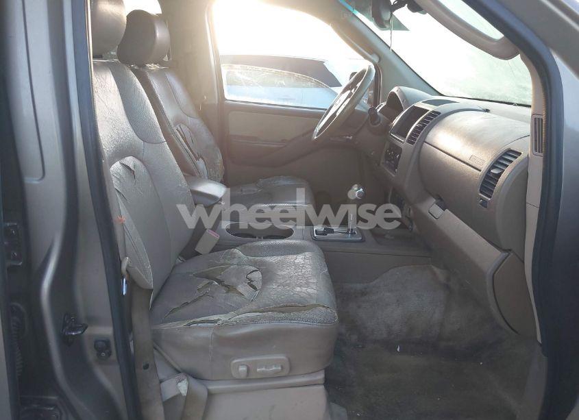 Photo 5 of 2005 Nissan Frontier LE (VIN 1N6AD07UX5C436648)