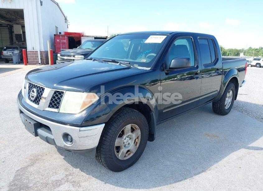 Photo 2 of 2005 Nissan Frontier SE (VIN 1N6AD07W75C404595)