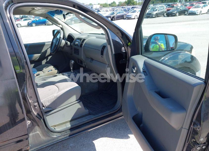 Photo 5 of 2005 Nissan Frontier SE (VIN 1N6AD07W75C404595)