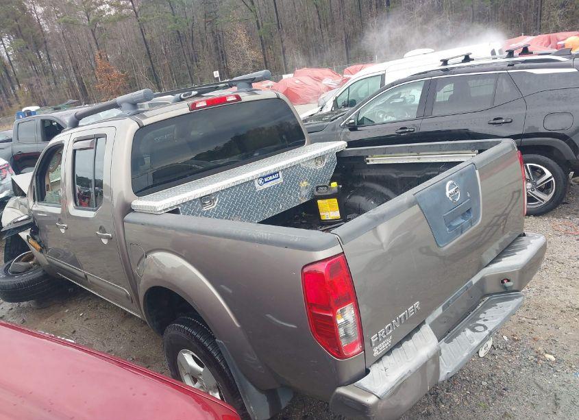 Photo 3 of 2005 Nissan Frontier LE (VIN 1N6AD07W75C464750)