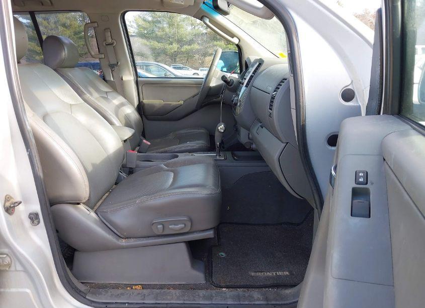 Photo 5 of 2009 Nissan Frontier LE (VIN 1N6AD09W89C400476)