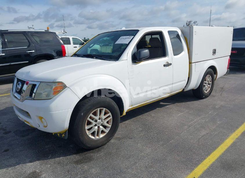 Photo 2 of 2015 Nissan Frontier DESERT RUNNER/SV (VIN 1N6AD0CU3FN741923)