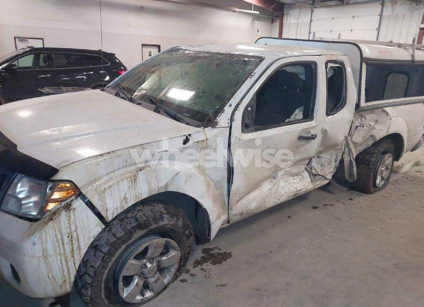 Photo 2 of 2013 Nissan Frontier PRO-4X/SV (VIN 1N6AD0CW5DN737449)