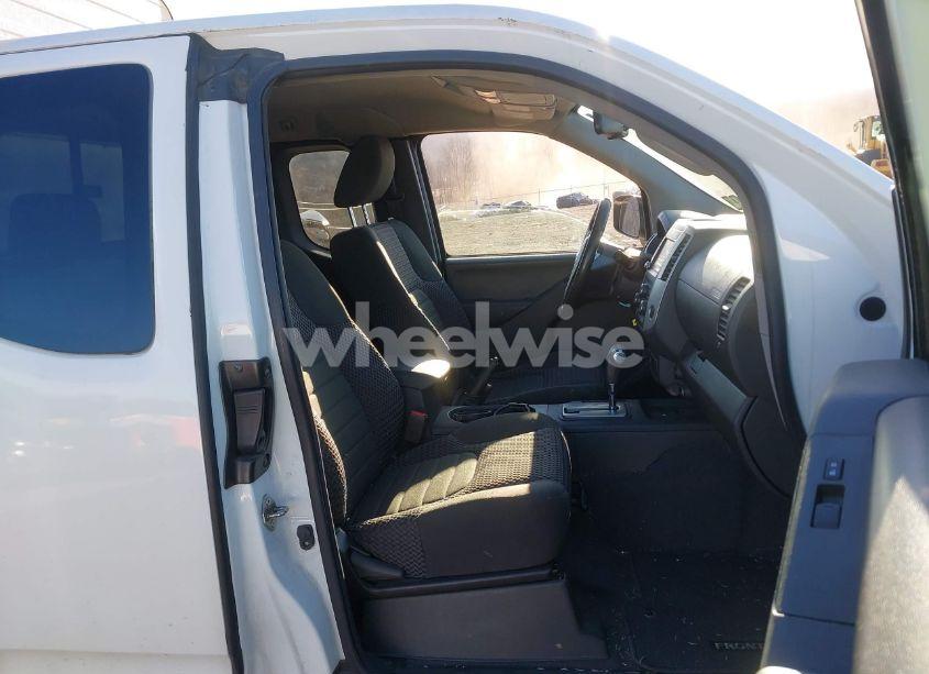 Photo 5 of 2019 Nissan Frontier SV (VIN 1N6AD0CWXKN746399)