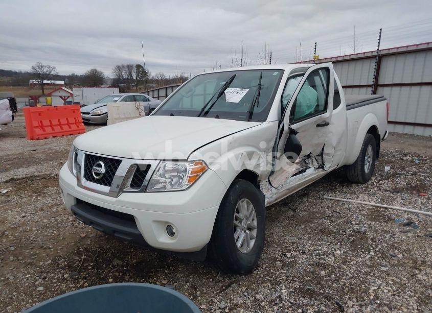 Photo 2 of 2019 Nissan Frontier SV (VIN 1N6AD0CWXKN877400)