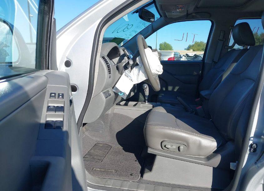 Photo 5 of 2019 Nissan Frontier SL (VIN 1N6AD0ER4KN752805)