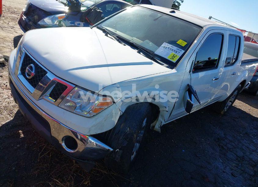 Photo 2 of 2019 Nissan Frontier SL (VIN 1N6AD0ER5KN742820)