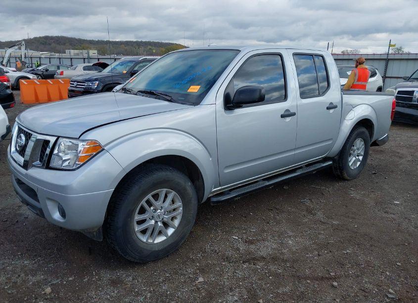Photo 2 of 2016 Nissan Frontier SV (VIN 1N6AD0ER6GN757222)