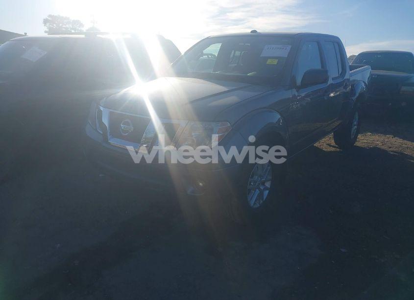 Photo 2 of 2018 Nissan Frontier SV (VIN 1N6AD0ER9JN723606)