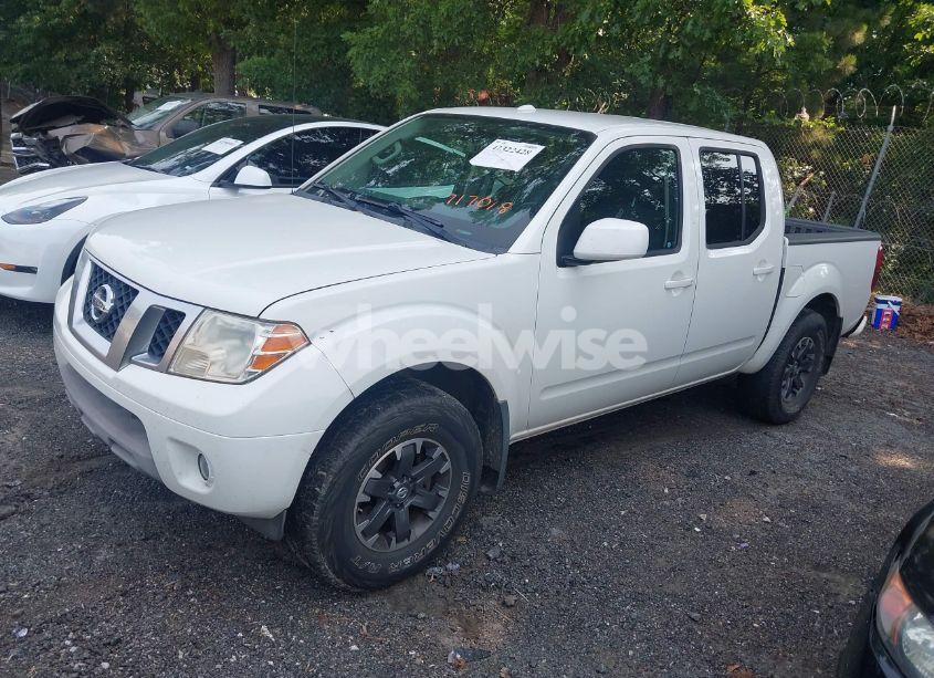 Photo 2 of 2015 Nissan Frontier PRO-4X (VIN 1N6AD0EV0FN717018)