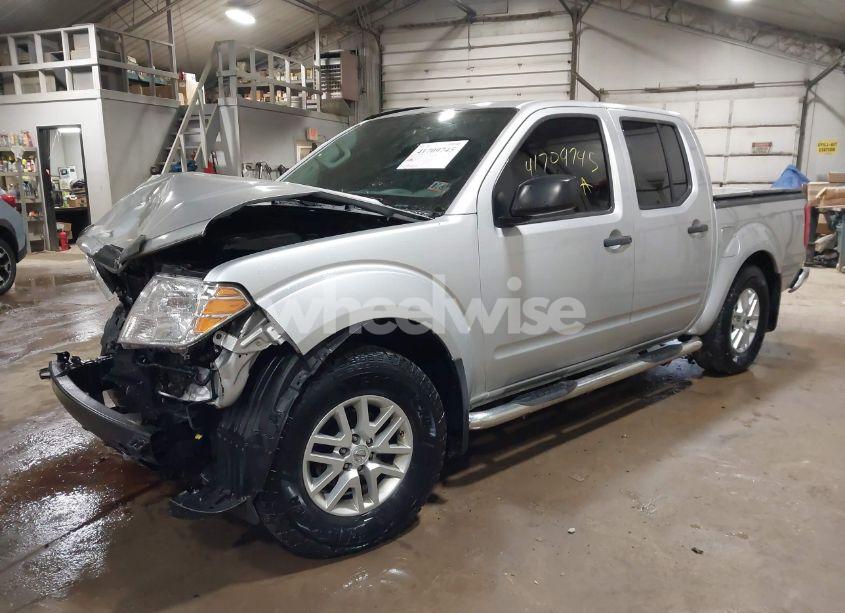 Photo 2 of 2019 Nissan Frontier SV (VIN 1N6AD0EV0KN712752)