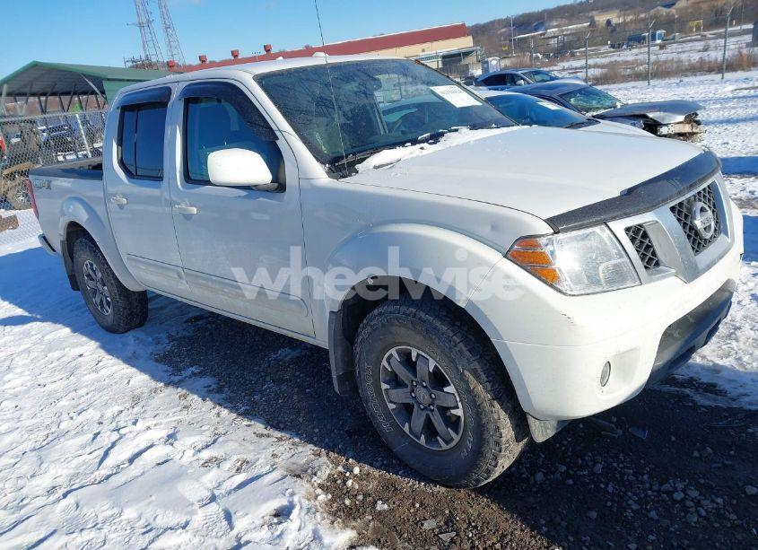 2016 Nissan Frontier PRO-4X (VIN 1N6AD0EV1GN758114) main photo