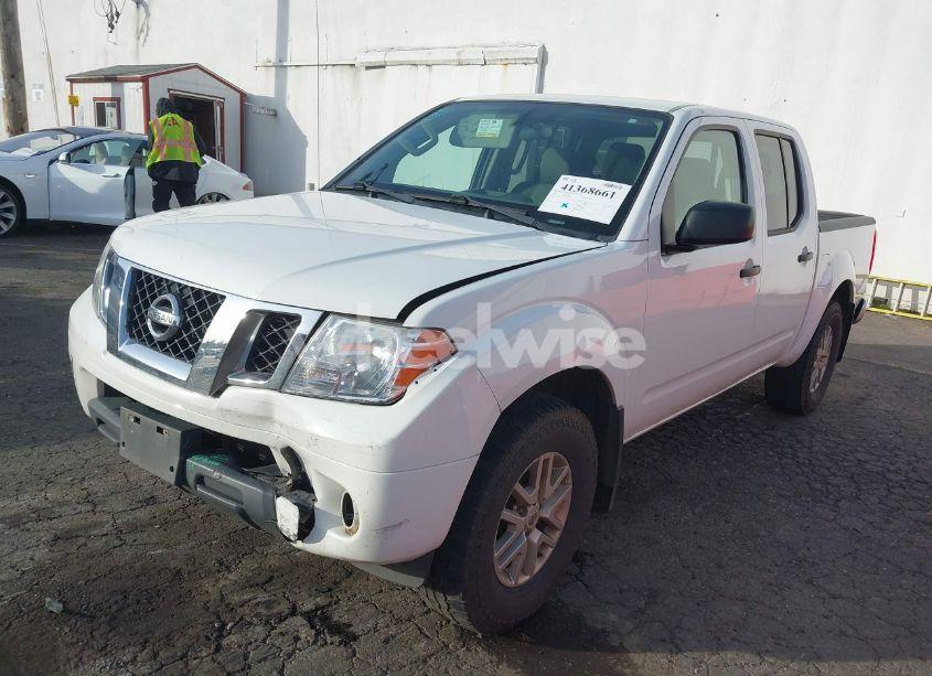 Photo 2 of 2019 Nissan Frontier SV (VIN 1N6AD0EV2KN726961)