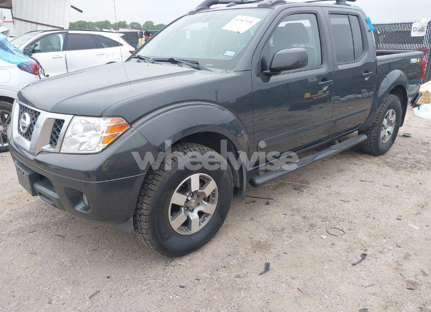 Photo 2 of 2013 Nissan Frontier PRO-4X (VIN 1N6AD0EVXDN740402)