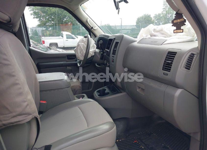 Photo 5 of 2020 Nissan Nv CARGO NV2500 HD SV STANDARD ROOF V8 (VIN 1N6AF0KY1LN808867)