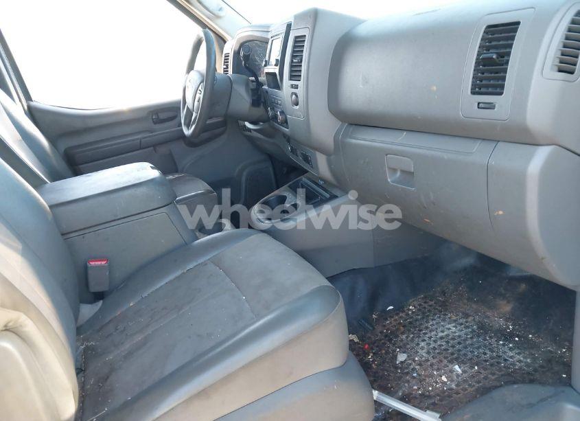 Photo 5 of 2017 Nissan Nv CARGO NV2500 HD SV V8 (VIN 1N6AF0LYXHN807805)