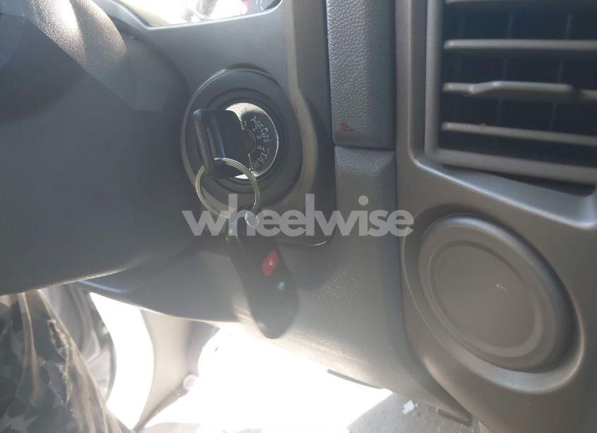 Photo 11 of 2005 Nissan Titan LE (VIN 1N6BA06A25N519015)