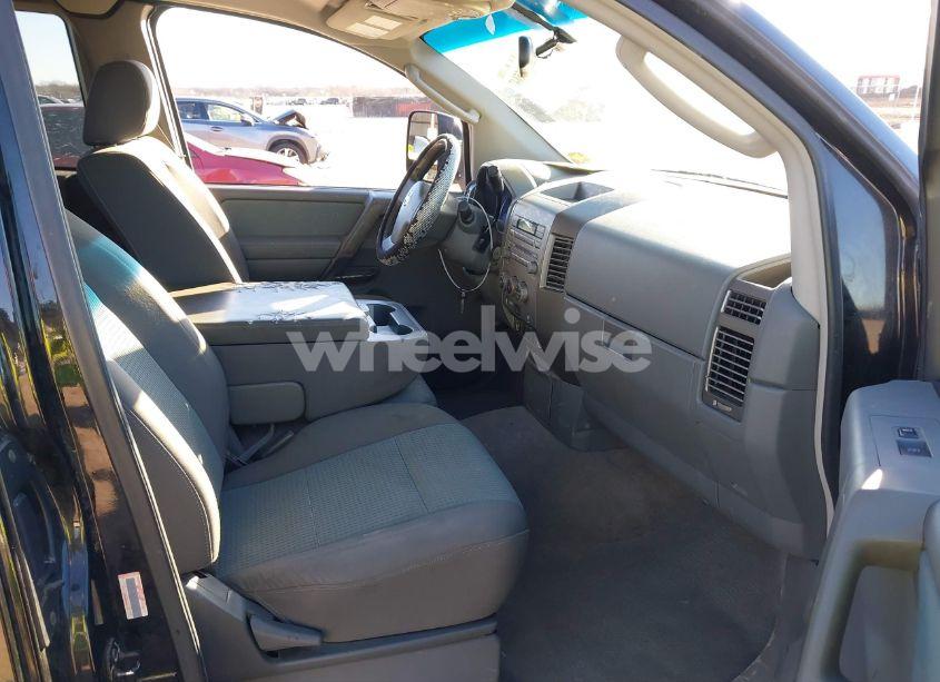 Photo 5 of 2005 Nissan Titan SE (VIN 1N6BA06A75N558814)