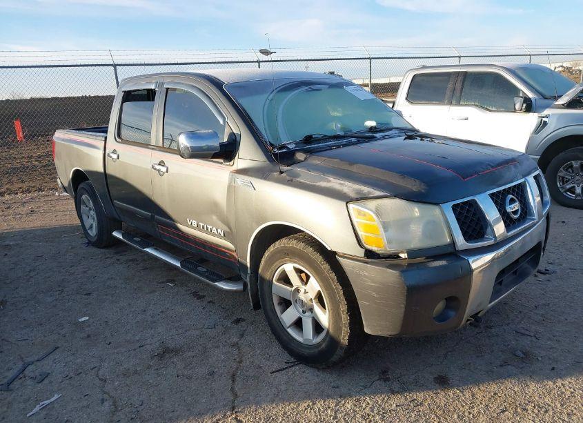 2005 Nissan Titan LE (VIN 1N6BA07AX5N532657) main photo