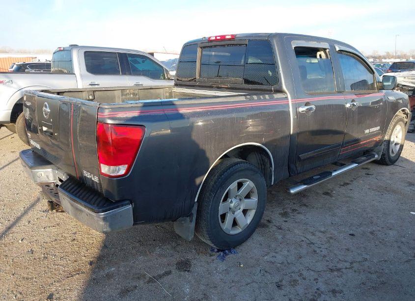 Photo 4 of 2005 Nissan Titan LE (VIN 1N6BA07AX5N532657)