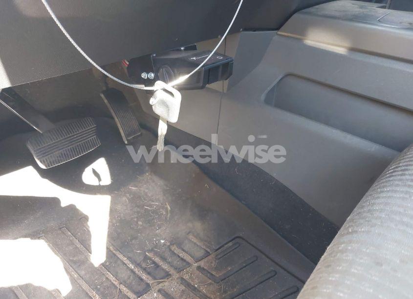 Photo 11 of 2005 Nissan Titan SE (VIN 1N6BA07B85N563950)