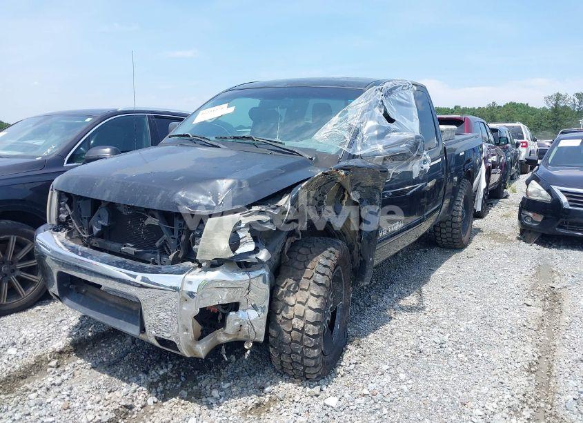 Photo 2 of 2012 Nissan Titan SV (VIN 1N6BA0CA5CN307937)