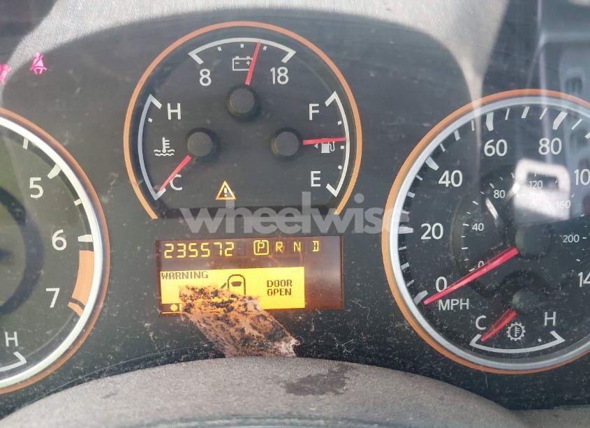 Photo 7 of 2012 Nissan Titan SV (VIN 1N6BA0CA5CN307937)