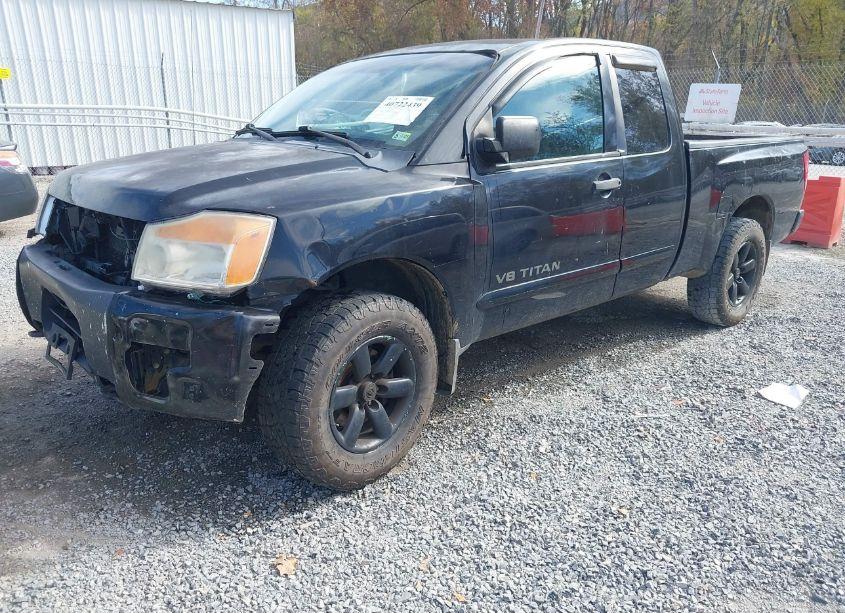 Photo 2 of 2011 Nissan Titan SV (VIN 1N6BA0CC7BN300682)