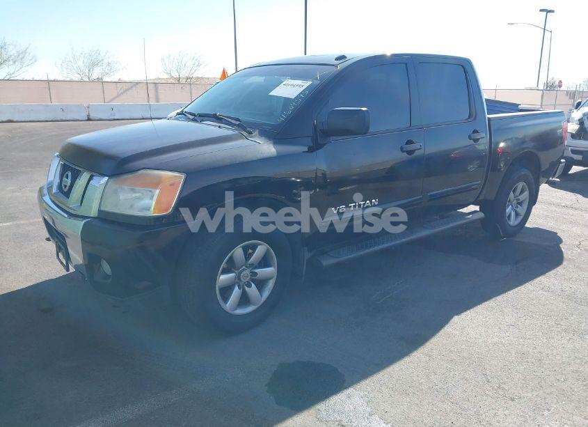 Photo 2 of 2014 Nissan Titan SV (VIN 1N6BA0EC1EN513158)