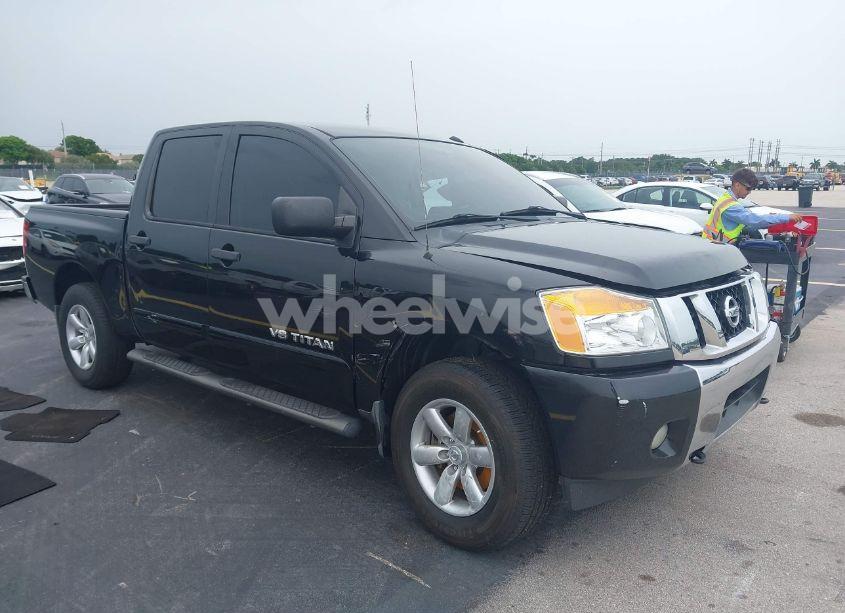 2014 Nissan Titan SV (VIN 1N6BA0EC1EN515685) main photo