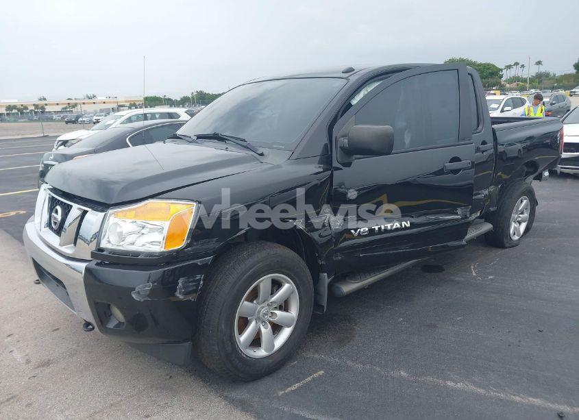 Photo 2 of 2014 Nissan Titan SV (VIN 1N6BA0EC1EN515685)