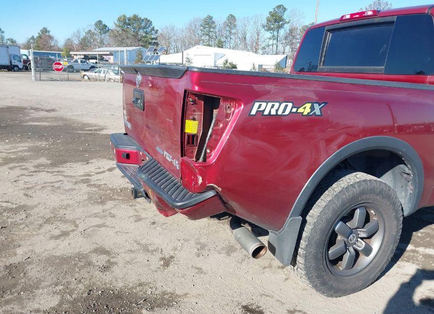 Photo 6 of 2014 Nissan Titan PRO-4X (VIN 1N6BA0EC2EN502587)