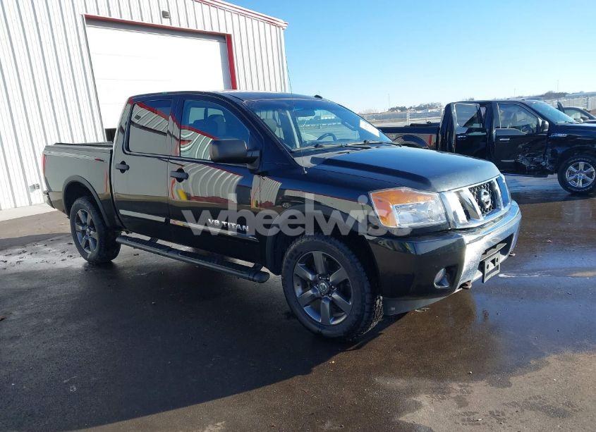 2015 Nissan Titan SV (VIN 1N6BA0EC5FN504139) main photo