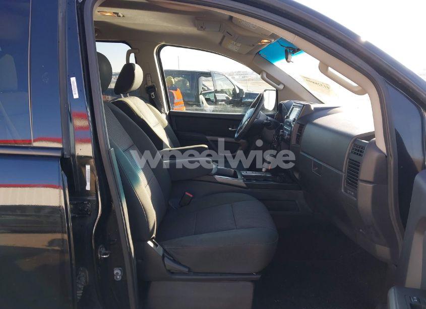 Photo 5 of 2015 Nissan Titan SV (VIN 1N6BA0EC5FN504139)