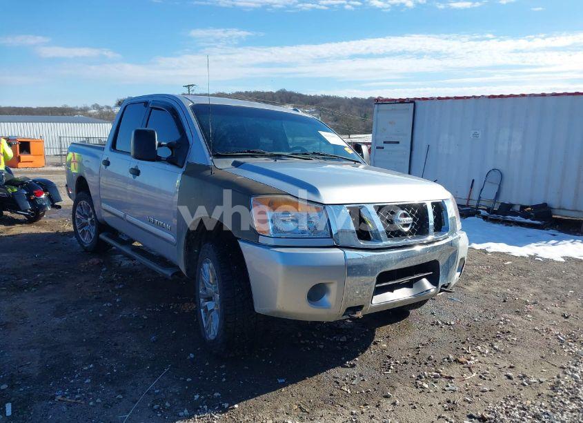 2011 Nissan Titan SV (VIN 1N6BA0EC8BN304544) main photo