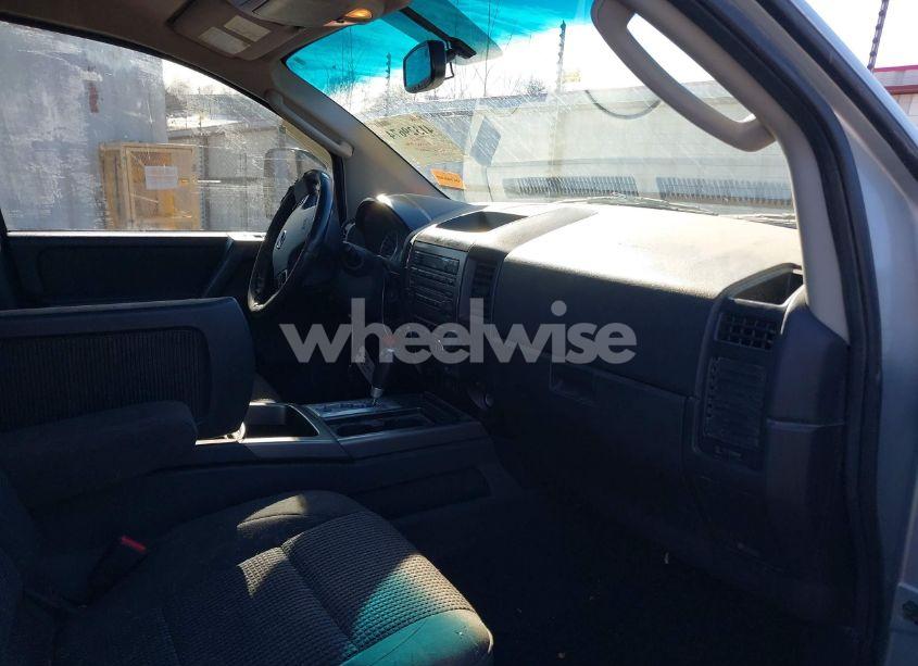 Photo 5 of 2011 Nissan Titan SV (VIN 1N6BA0EC8BN304544)