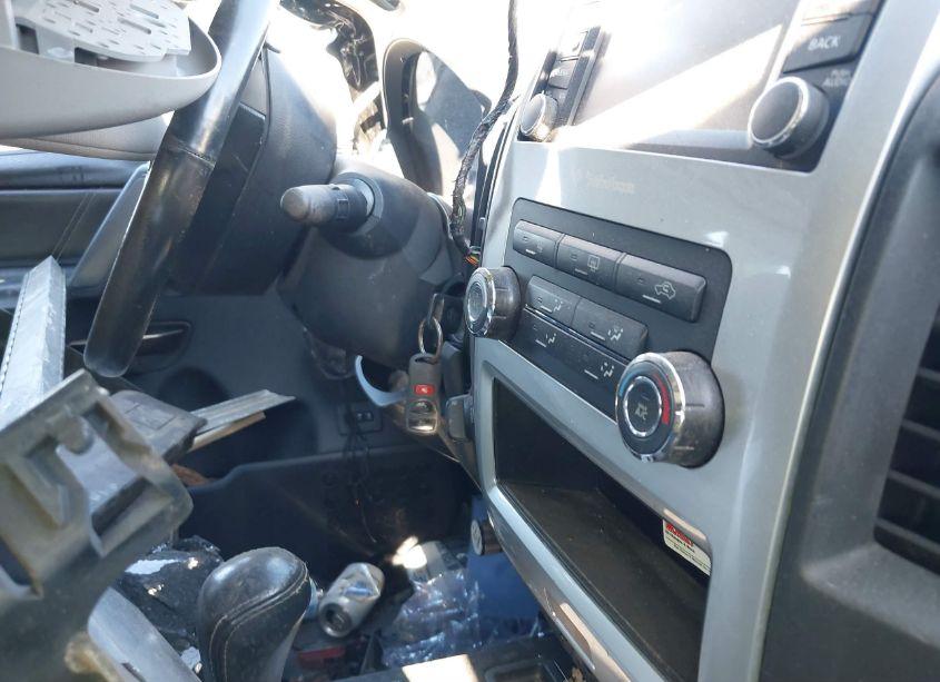 Photo 11 of 2014 Nissan Titan PRO-4X (VIN 1N6BA0EC9EN513697)