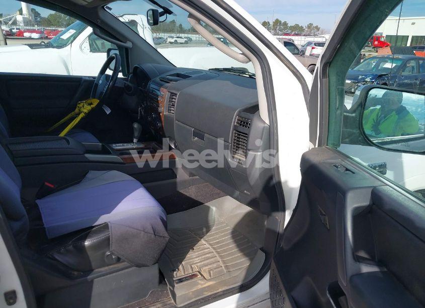 Photo 5 of 2010 Nissan Titan LE (VIN 1N6BA0ED0AN313892)