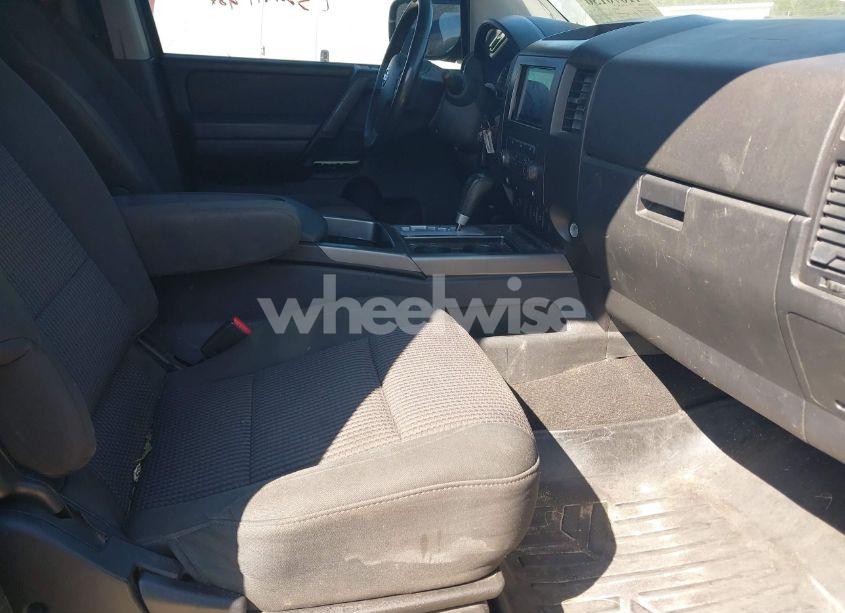 Photo 5 of 2011 Nissan Titan SV (VIN 1N6BA0ED0BN320293)