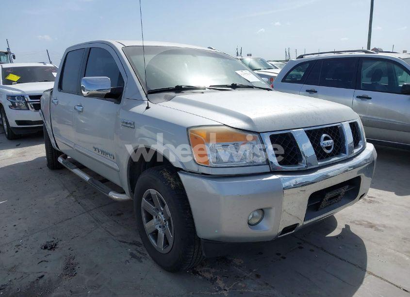 2015 Nissan Titan SV (VIN 1N6BA0ED0FN510956) main photo