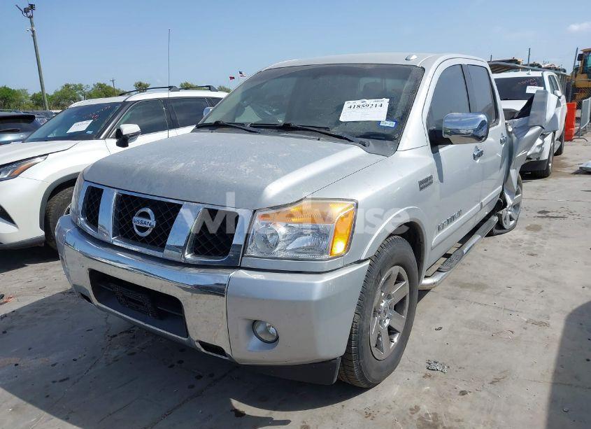 Photo 2 of 2015 Nissan Titan SV (VIN 1N6BA0ED0FN510956)