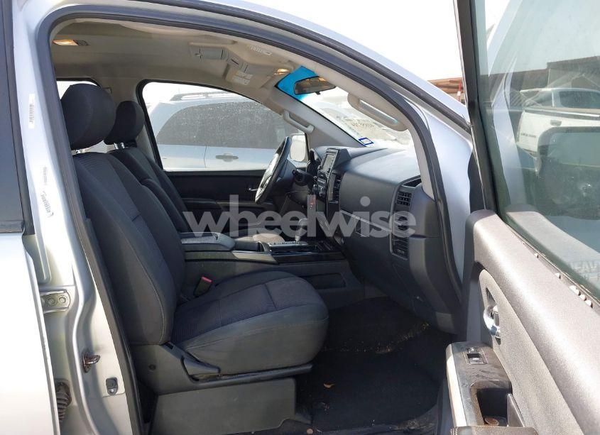 Photo 5 of 2015 Nissan Titan SV (VIN 1N6BA0ED0FN510956)