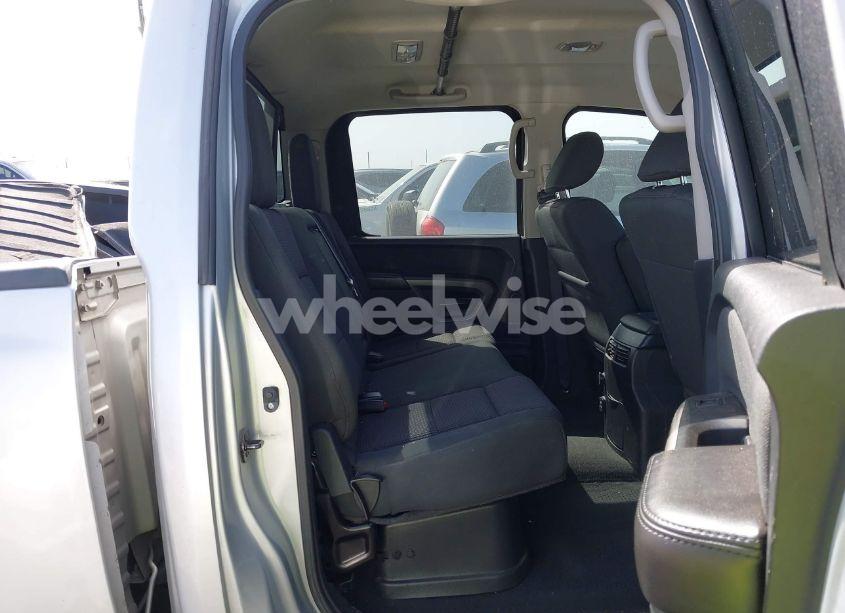 Photo 8 of 2015 Nissan Titan SV (VIN 1N6BA0ED0FN510956)