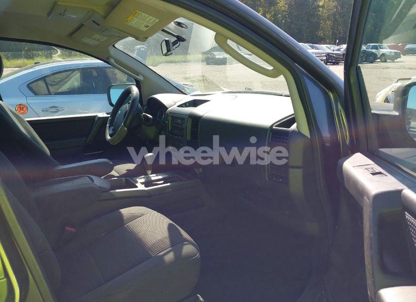 Photo 5 of 2010 Nissan Titan SE (VIN 1N6BA0ED1AN317966)