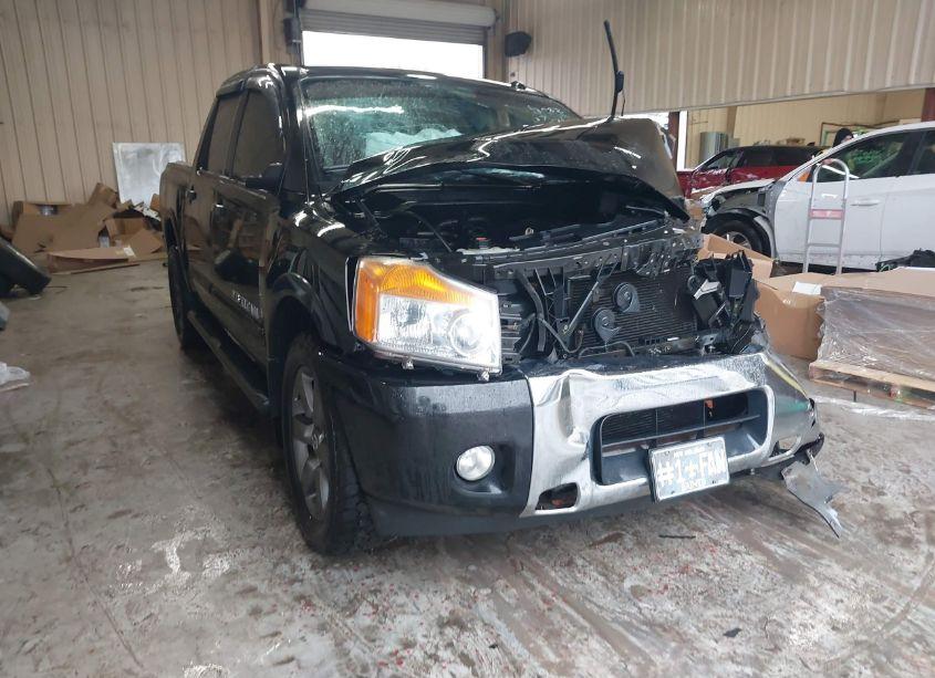 2015 Nissan Titan SV (VIN 1N6BA0ED2FN511526) main photo