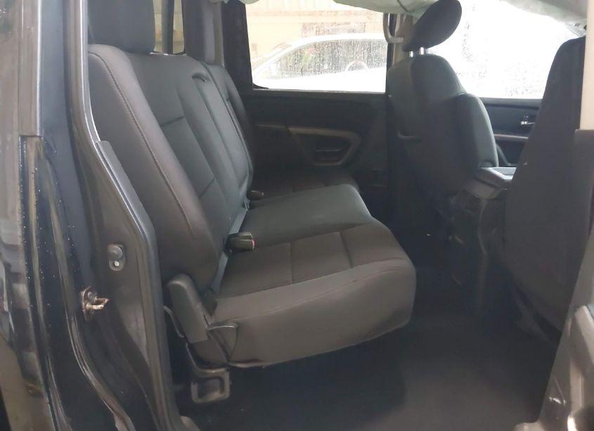 Photo 8 of 2015 Nissan Titan SV (VIN 1N6BA0ED2FN511526)