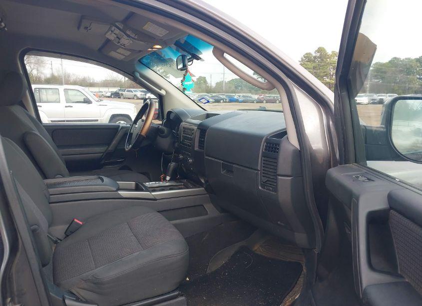 Photo 5 of 2010 Nissan Titan SE (VIN 1N6BA0ED3AN314650)