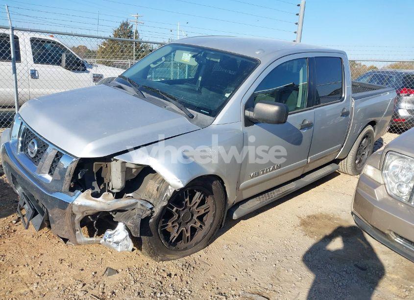 Photo 2 of 2014 Nissan Titan SV (VIN 1N6BA0ED4EN514782)